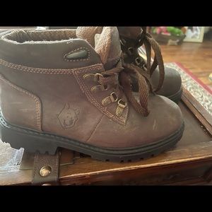 Gently worn Disney Store Vintage hiking boots size 8 worn once.